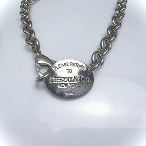 Tiffany's Classic piece, Please Return to Tiffany & Co RETIRED oval choker 17"